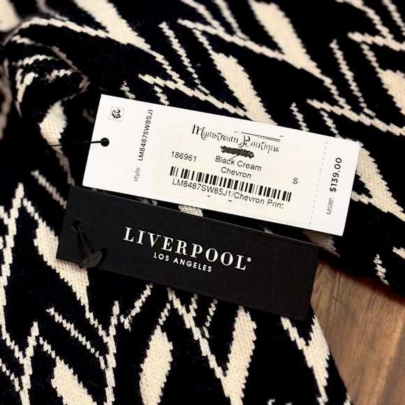 Open Front Sweater with Black & Cream Chevron Pattern - Small (NWT) - Picture 11 of 12